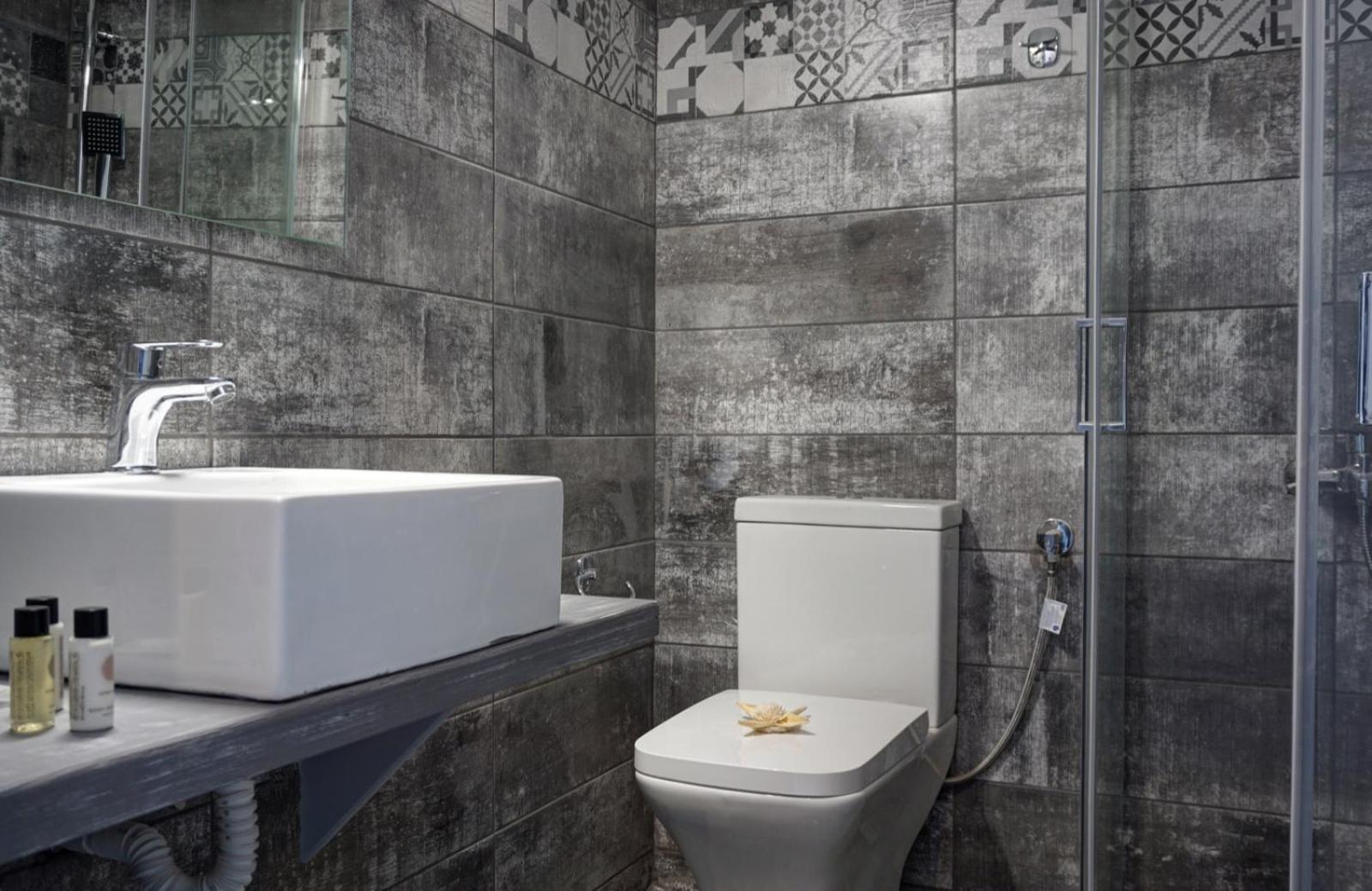 Liprando Hotel Náusza Kültér fotó