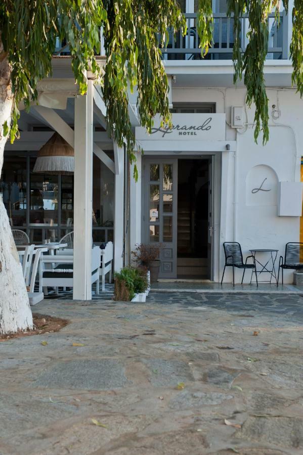 Liprando Hotel Náusza Kültér fotó